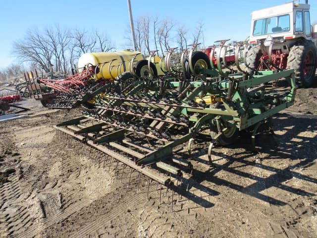 Image of John Deere 1010 equipment image 4