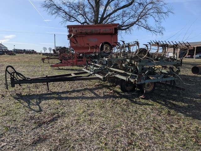 Image of John Deere 1010 equipment image 3