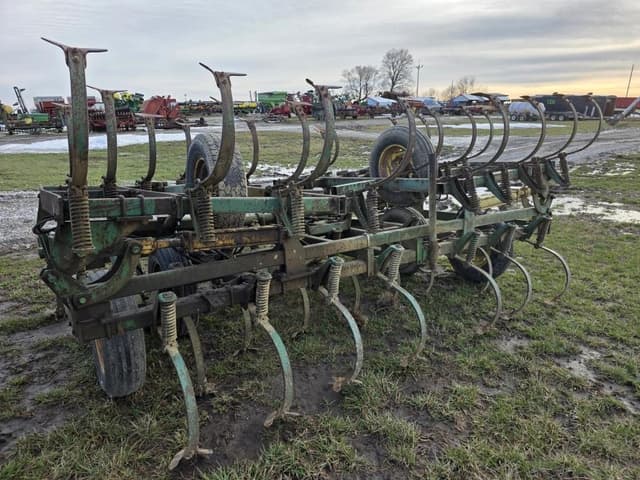 Image of John Deere 1010 equipment image 3