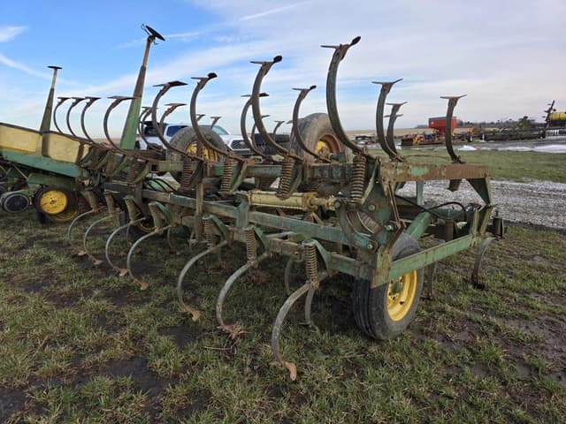 Image of John Deere 1010 equipment image 2