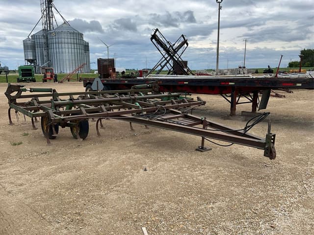 Image of John Deere 1010 equipment image 2