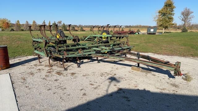 Image of John Deere 1010 equipment image 1