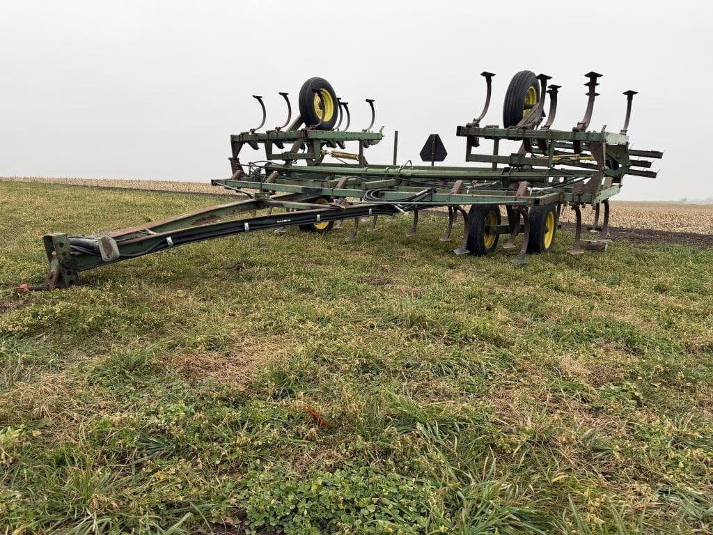 Image of John Deere 1010 Primary image