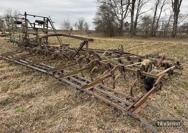 Image of John Deere 1010 equipment image 2