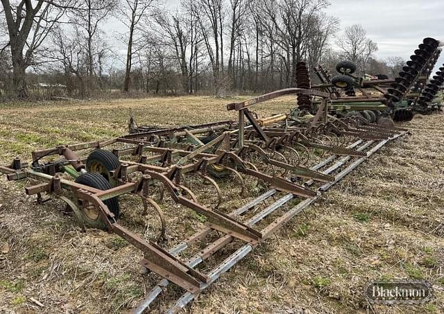 Image of John Deere 1010 equipment image 1