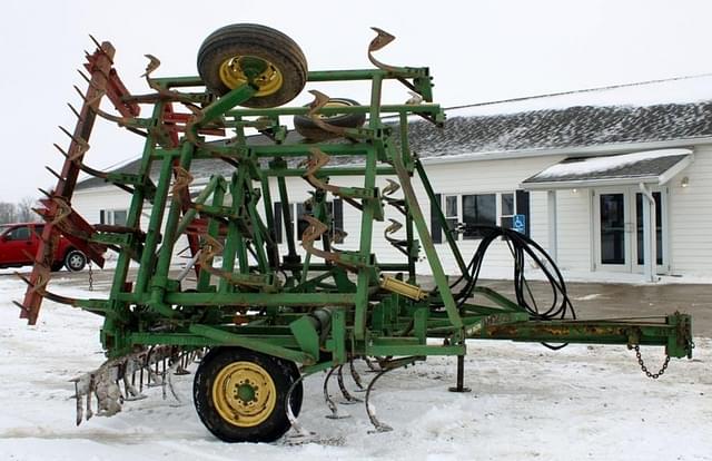 Image of John Deere 1010 equipment image 3