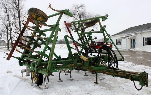 Image of John Deere 1010 equipment image 1