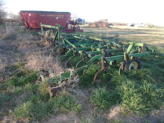 Image of John Deere 1010 equipment image 3