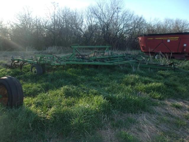 Image of John Deere 1010 equipment image 1