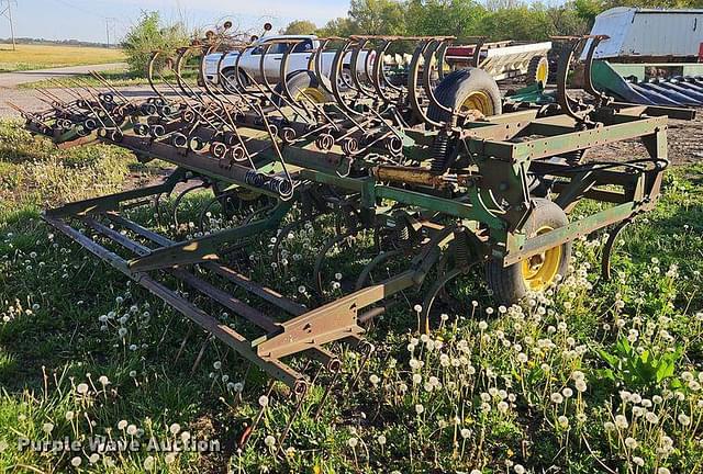 Image of John Deere 1010 equipment image 4