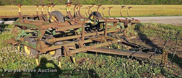 Image of John Deere 1010 equipment image 2