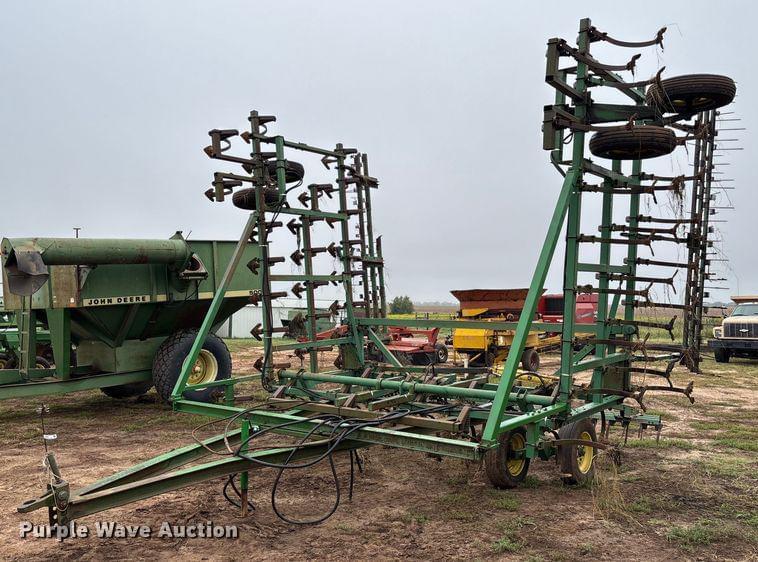 Image of John Deere 1010 Primary image