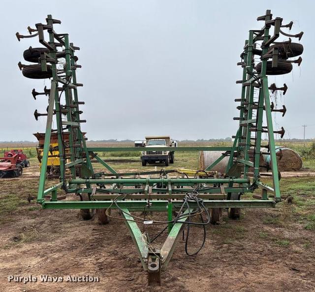 Image of John Deere 1010 equipment image 1