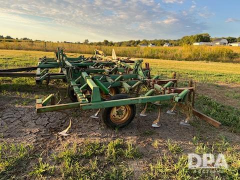 Image of John Deere 1010 equipment image 4