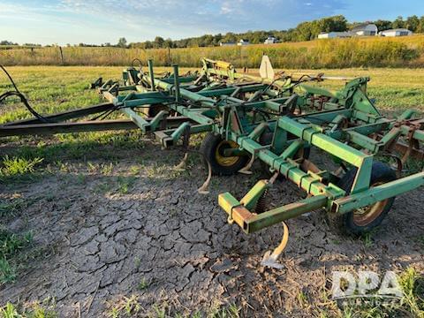 Image of John Deere 1010 equipment image 3