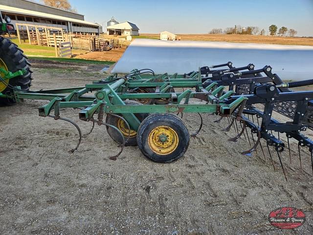 Image of John Deere 1010 equipment image 1