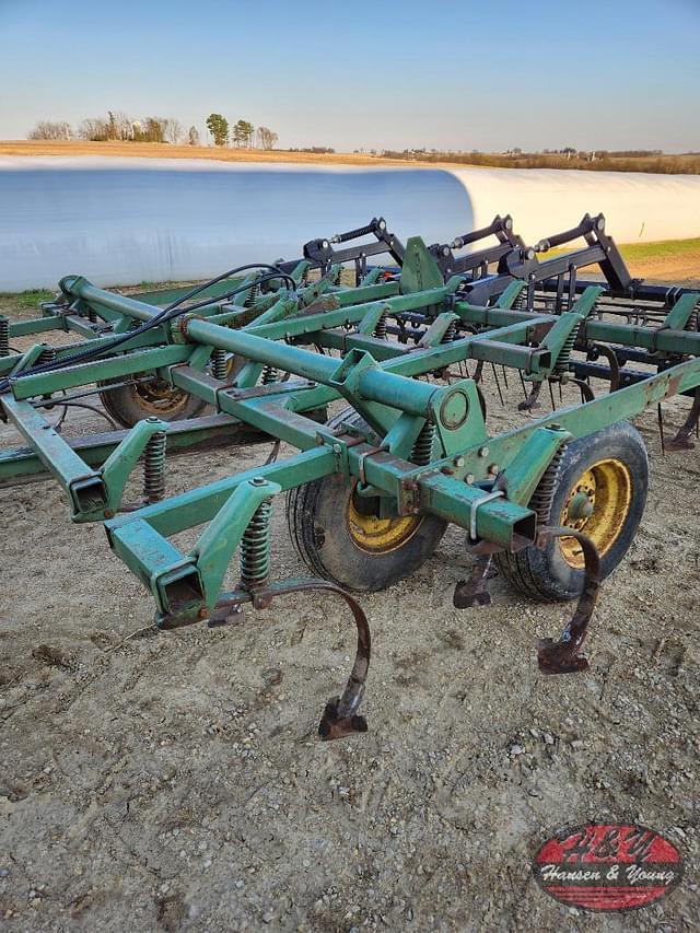 Image of John Deere 1010 equipment image 3
