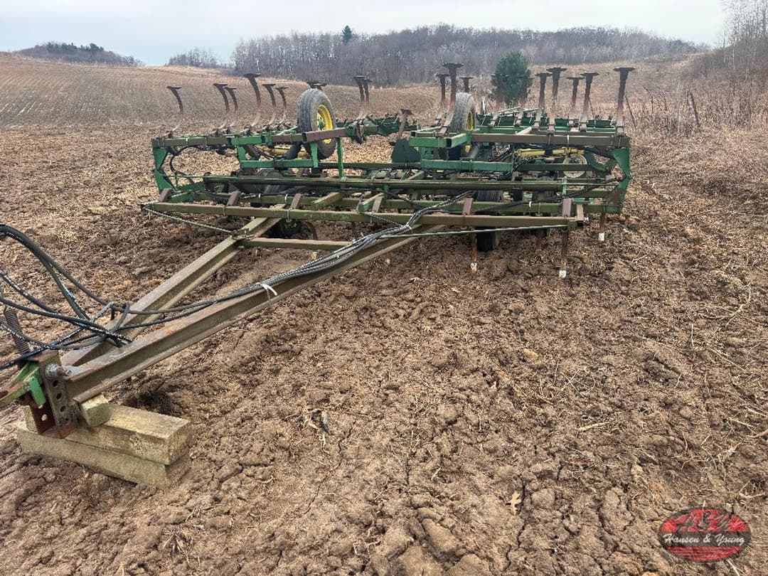 Image of John Deere 1010 Primary image