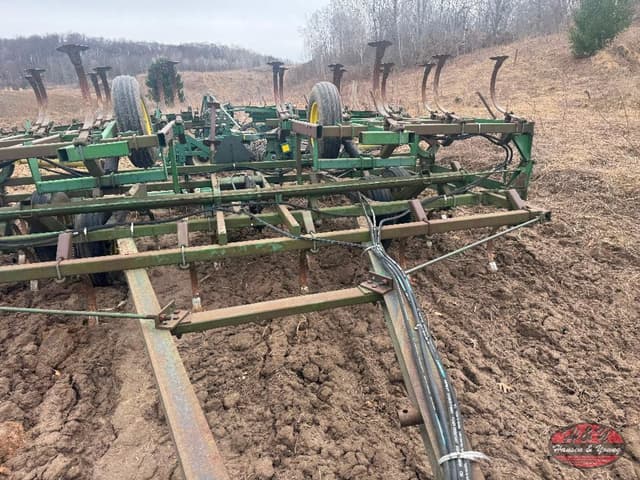 Image of John Deere 1010 equipment image 1