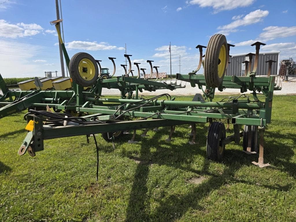 Image of John Deere 1010 Image 0