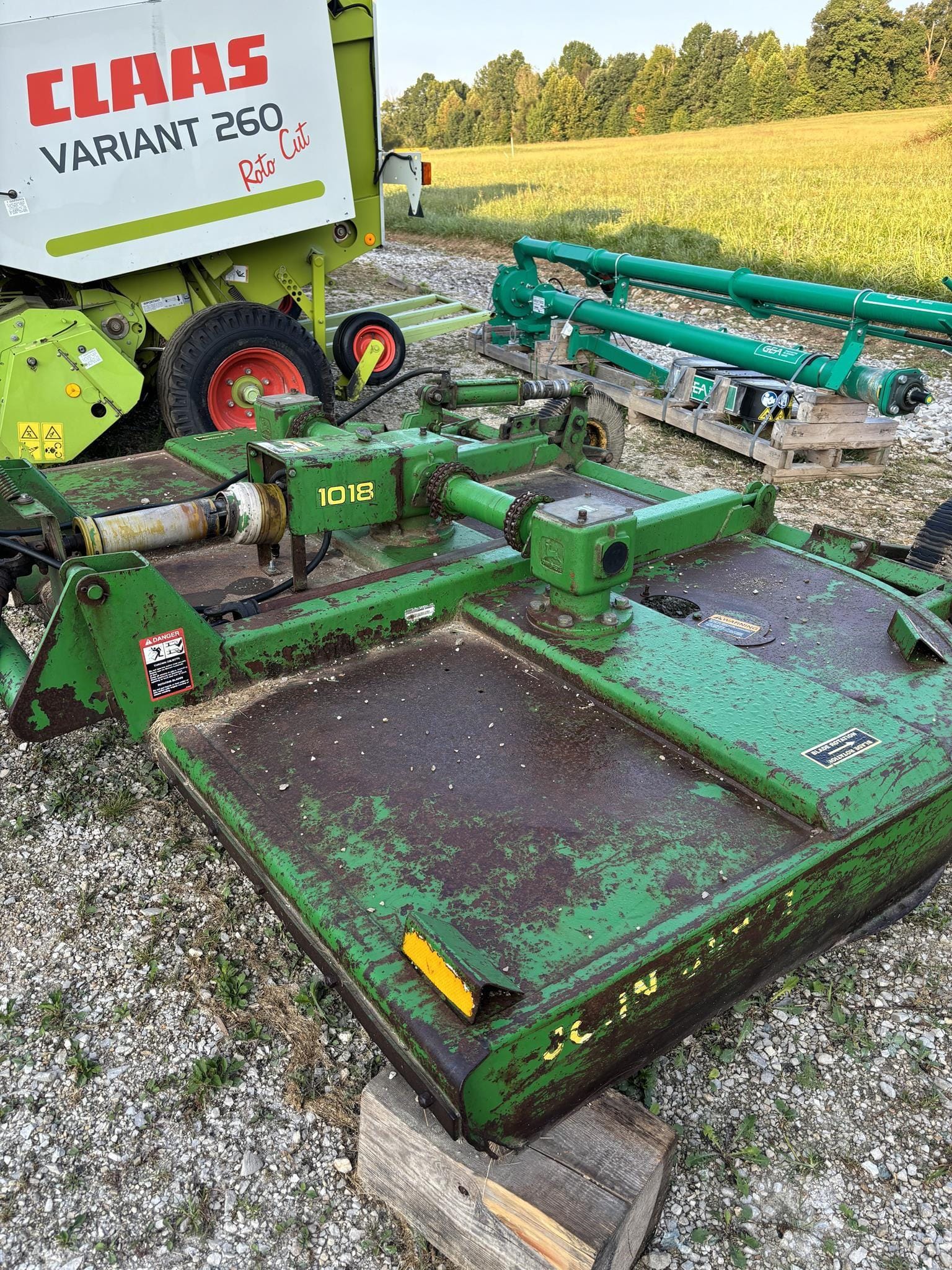 John Deere 1018 Equipment Image0