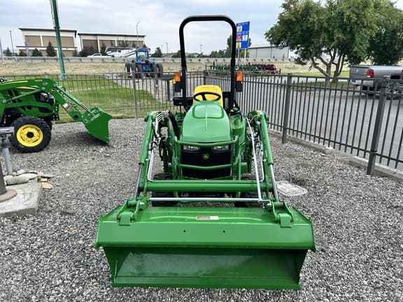 Image of John Deere 1023E equipment image 2