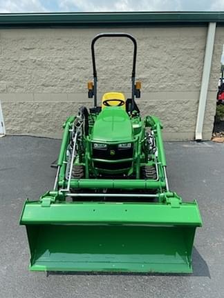 Image of John Deere 1023E equipment image 2