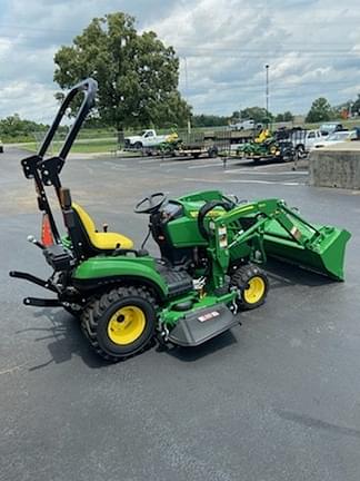 Image of John Deere 1023E equipment image 4