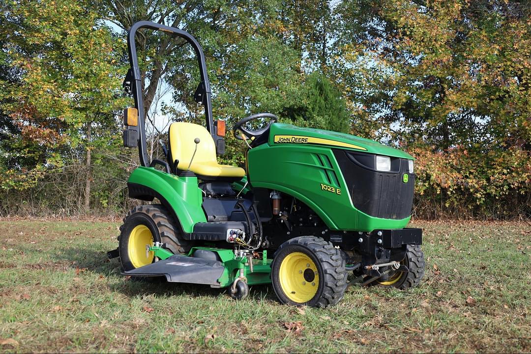 Image of John Deere 1023E Primary image