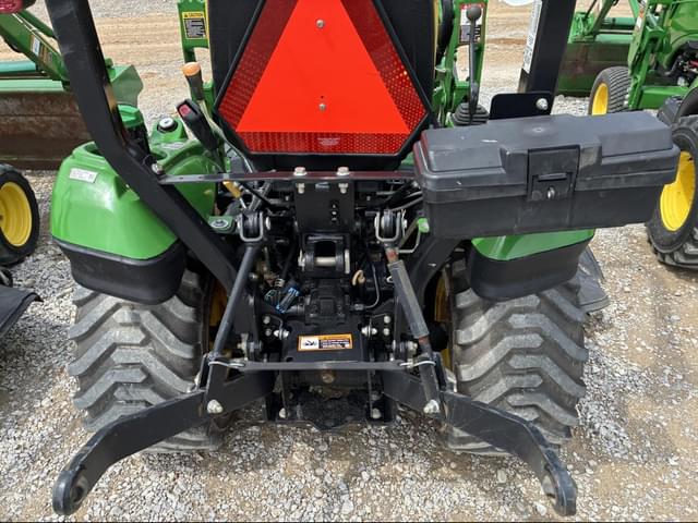 Image of John Deere 1023E equipment image 4