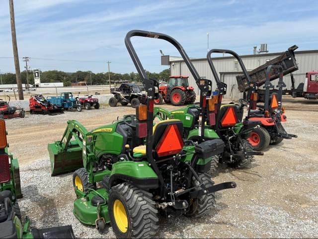 Image of John Deere 1023E equipment image 3