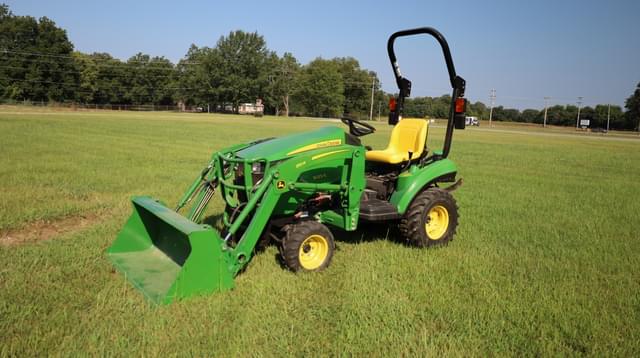 Image of John Deere 1023E equipment image 1