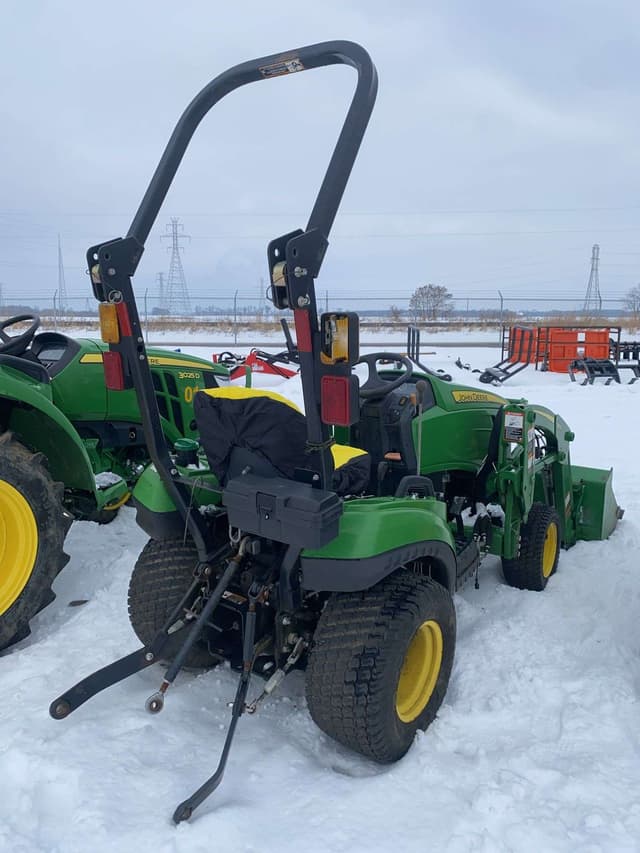 Image of John Deere 1023E equipment image 4