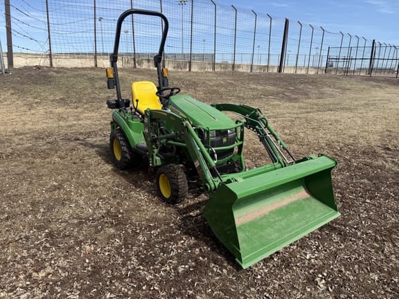 Image of John Deere 1023E equipment image 3