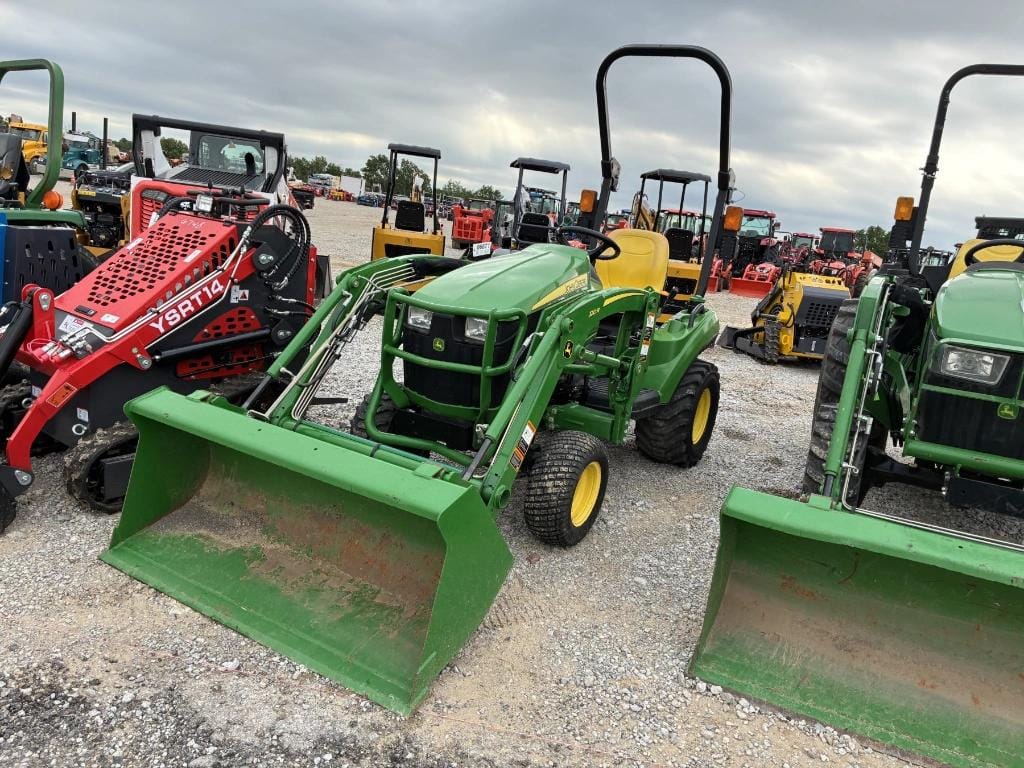 John Deere 1023E Equipment Image0