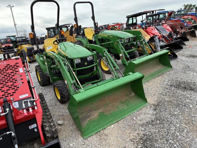 Image of John Deere 1023E equipment image 1