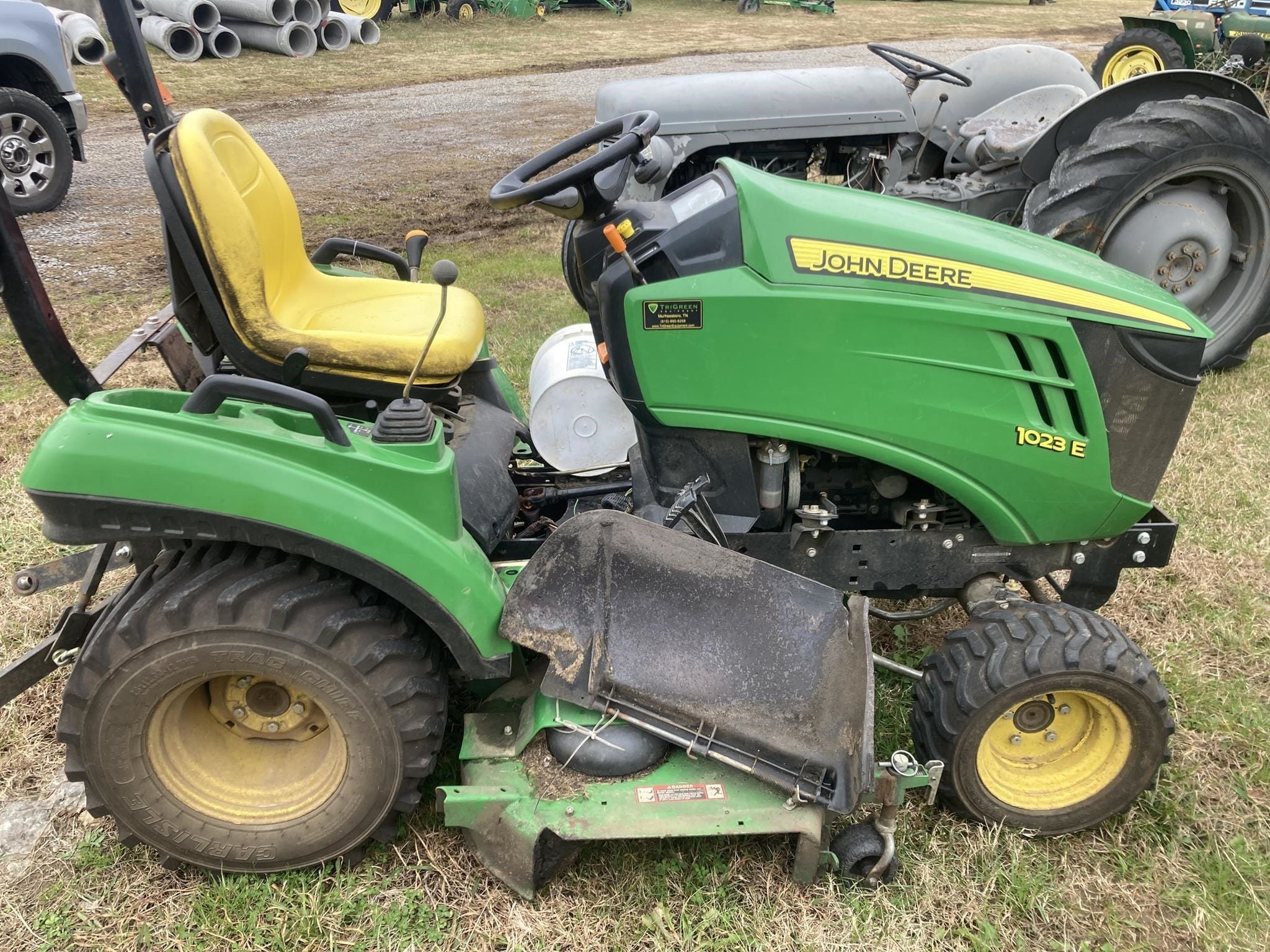 John Deere 1023E Equipment Image0