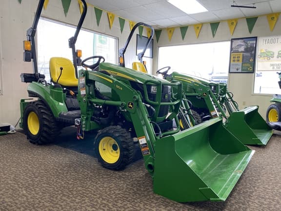 Image of John Deere 1023E equipment image 2