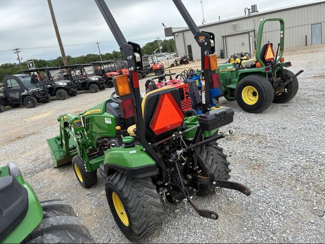 Image of John Deere 1023E equipment image 3