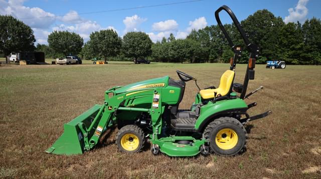 Image of John Deere 1023E equipment image 3