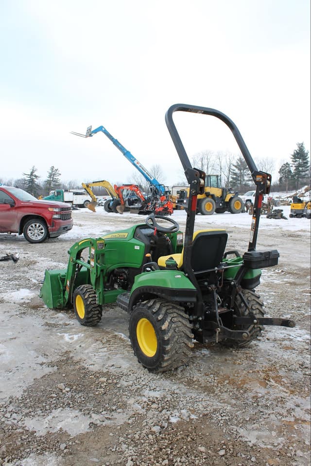 Image of John Deere 1023E equipment image 2