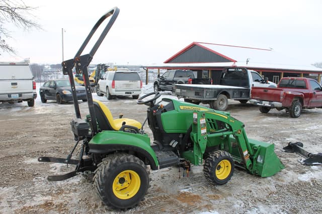 Image of John Deere 1023E equipment image 4