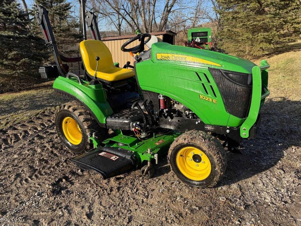 John Deere 1023E Equipment Image0