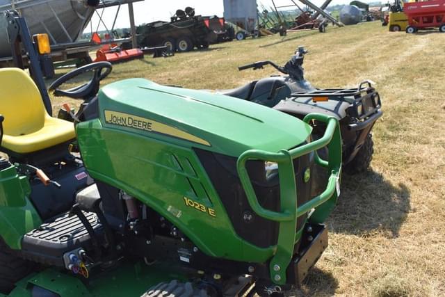Image of John Deere 1023E equipment image 3