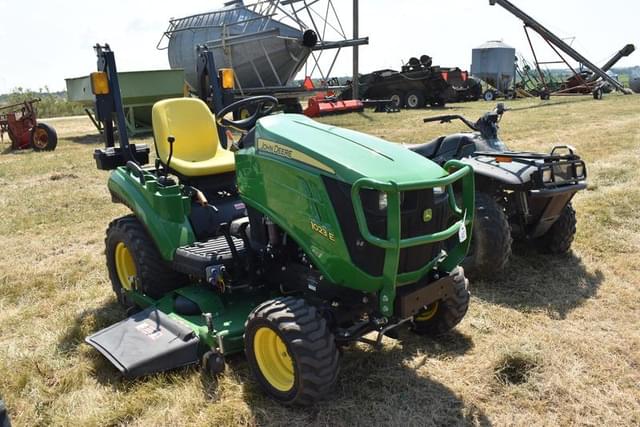 Image of John Deere 1023E equipment image 2