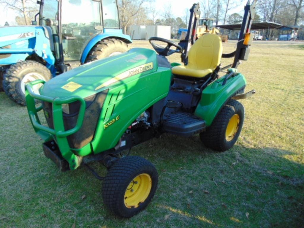 John Deere 1023E Equipment Image0