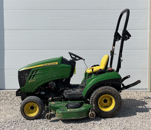 Image of John Deere 1023E equipment image 3