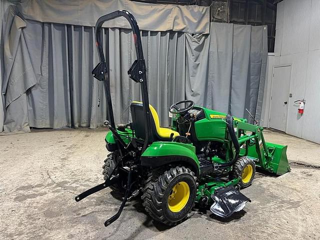 Image of John Deere 1023E equipment image 4