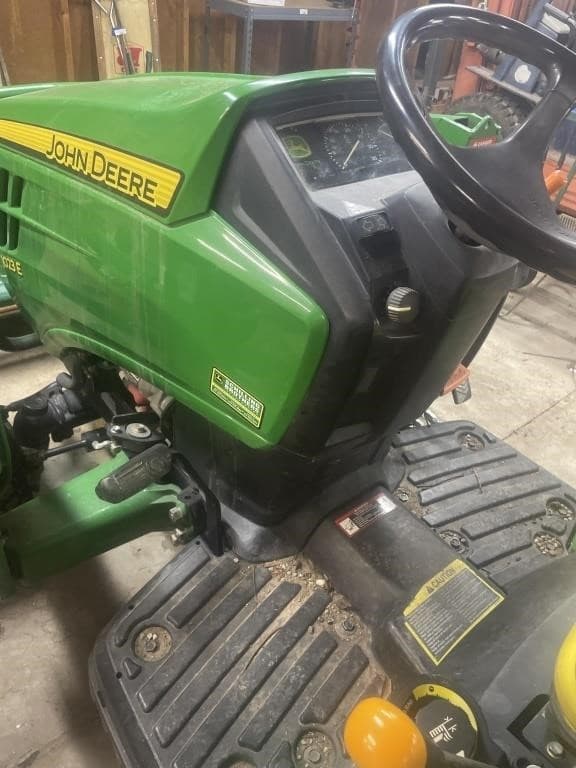 Image of John Deere 1023E equipment image 4