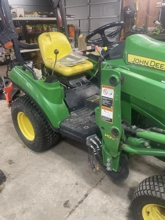 Image of John Deere 1023E equipment image 1